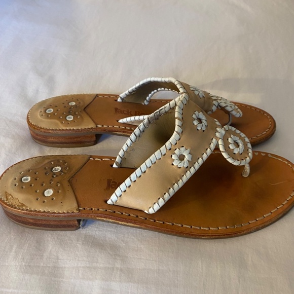 Women’s Jack Roger’s sandals Tan/white size 9m - Picture 2 of 3
